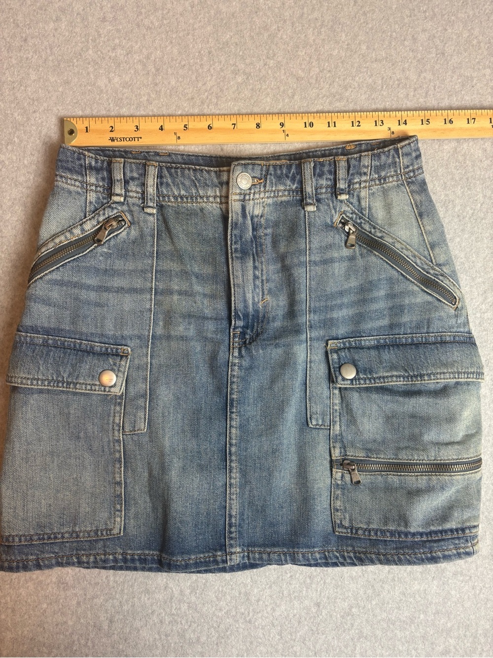 We The Free People Women's Icon Wash Blue Denim Jean Mini Cargo Skirt Size 29 - Picture 10 of 15